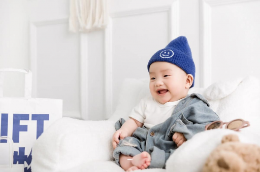 青州宝宝有黄疸手却很白 青州宝宝有黄疸手却很白